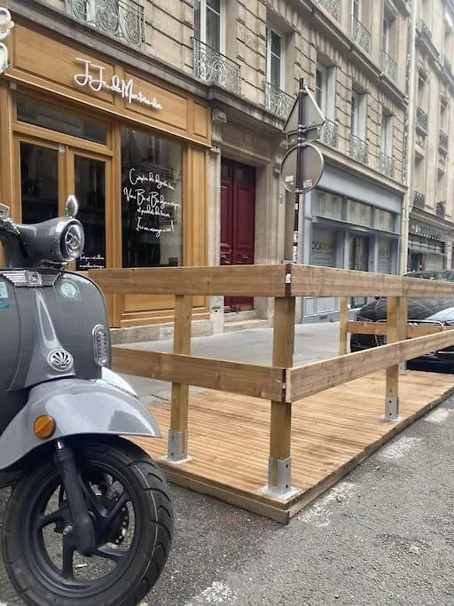 I Love Montmartre Eugene Suee - 2 ! アパート パリ